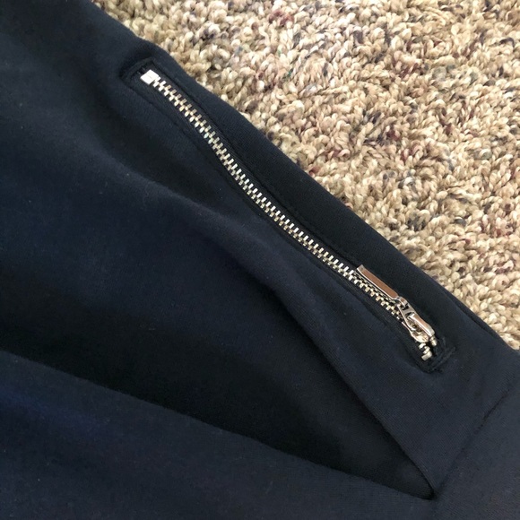 stretchy navy skirt! - Picture 4 of 5